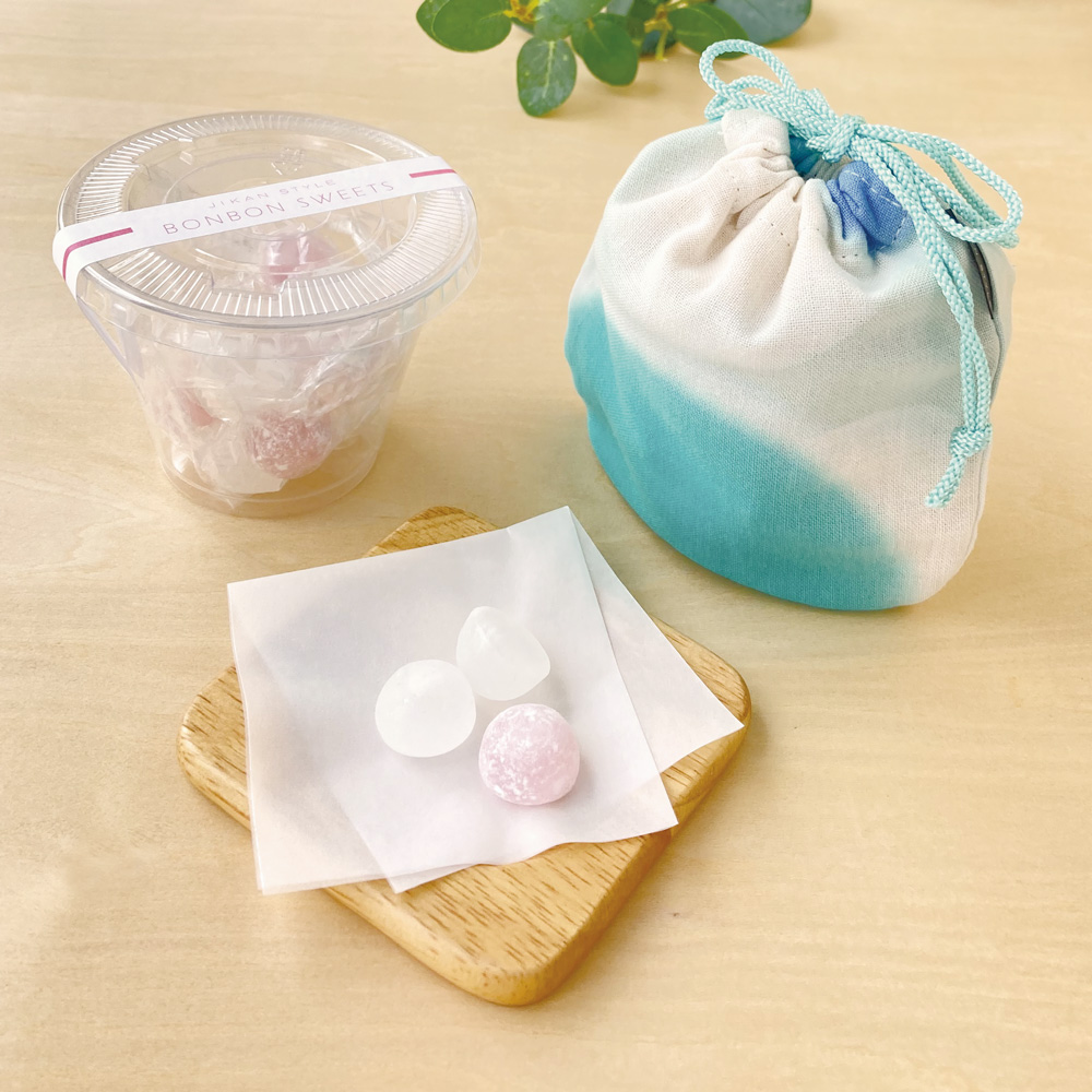 さまざまなお酒を薄いお砂糖の膜で包んだお菓子「ボンボン」