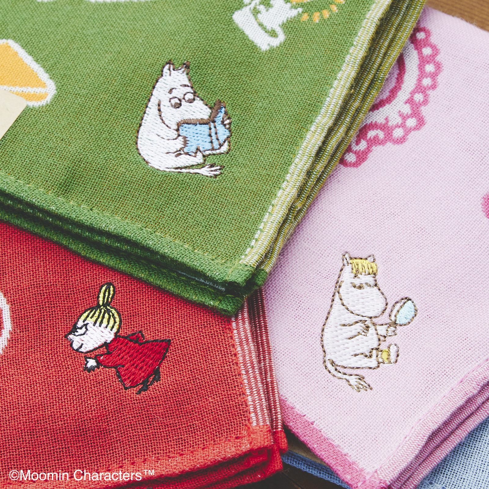 【MOOMIN】三重ガーゼハンカチ 刺繍部分